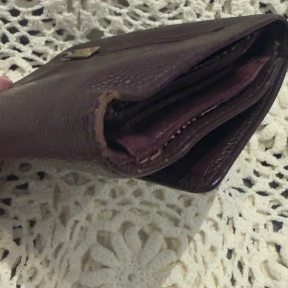 CHANEL Quilted Caviar Leather Wallet in Plum - Picture 11 of 14